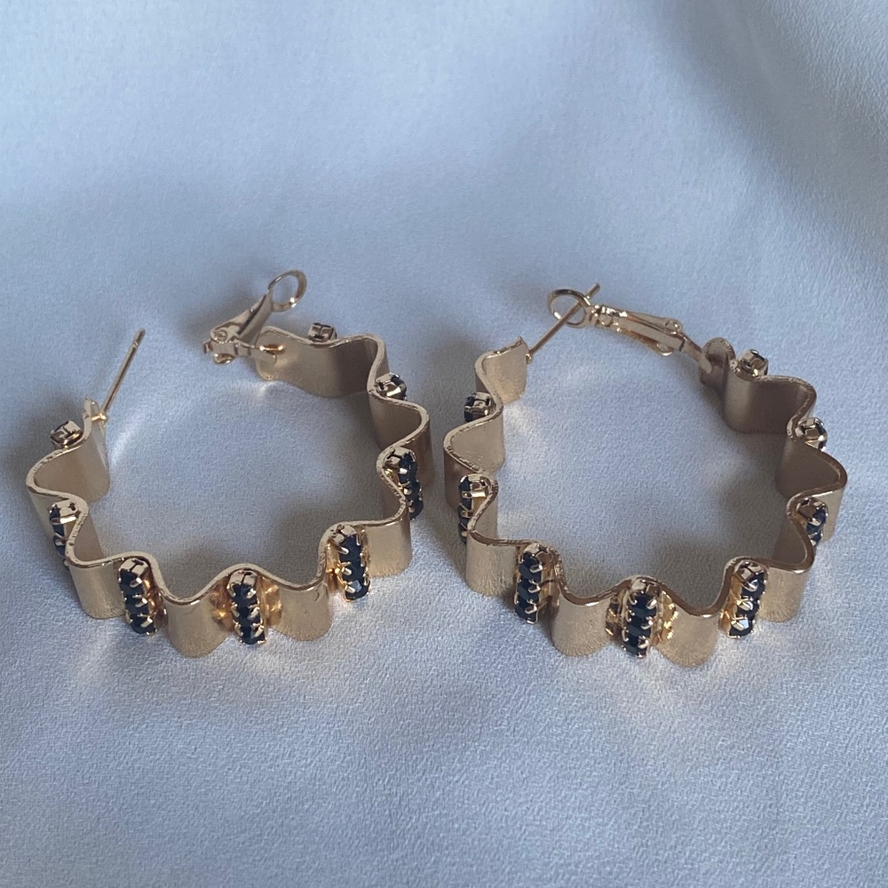 Kenzie Wavy hoop earrings